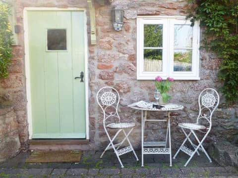 Sitting-out-area | Hollies Cottage, Draycott, nr. Cheddar