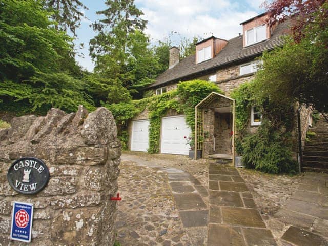 Driveway | Castle View, Richmond, Swaledale