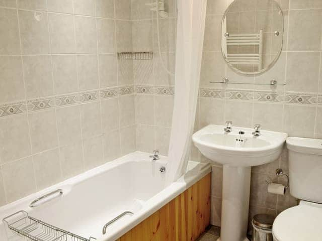 Bathroom | Copper View, Coniston