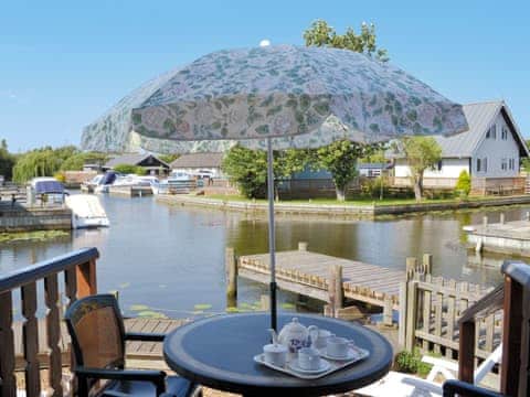 Sitting-out-area | Ripples, Horning