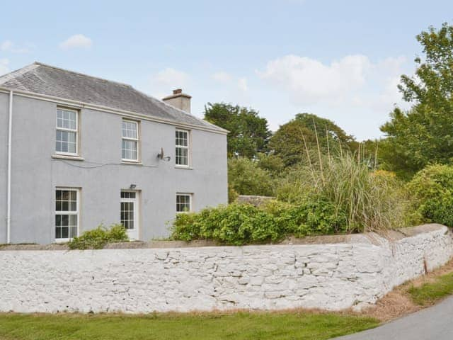 Ford Farmhouse, sleeps 10 in Tenby.