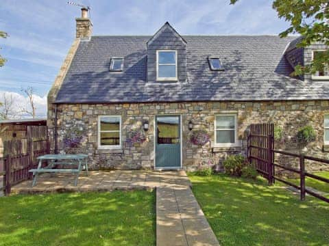 Lovingly restored 200-year-old former parlour | The Parlour - Shodshill Mill Farm Cottages, By Carnwath