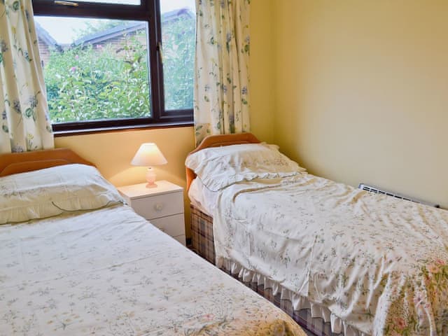 Twin bedroom | Solent View, Freshwater