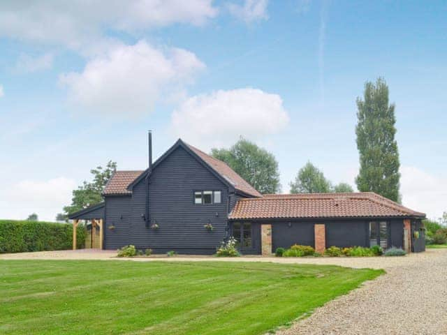 Garden and grounds | Burfields Barn, Botesdale, nr. Diss