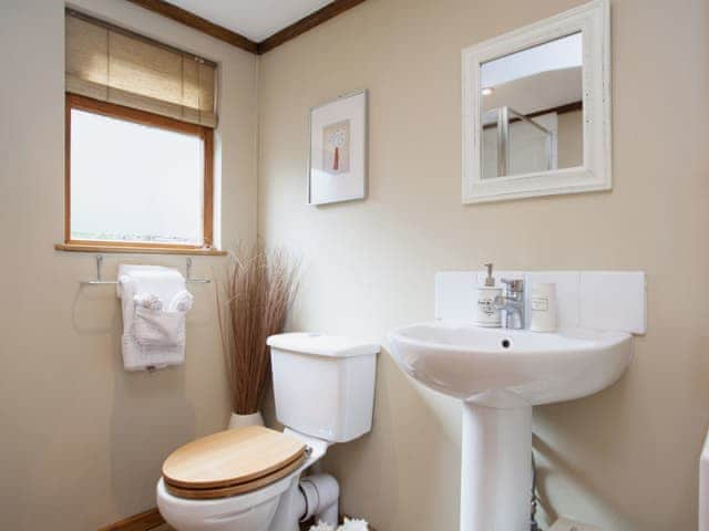 Bathroom | The Barn, Burley