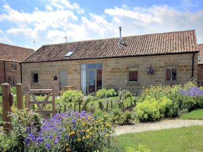 Exterior | Scalby Lodge - Tweedmouth Cottage, Scalby, Scarborough