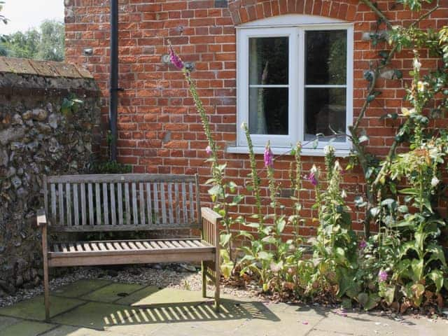 Sitting-out-area | The Barn, Stanhoe, nr. King&rsquo;s Lynn