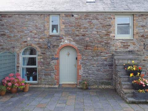 Exterior | Crwys Farm - The Granary, Three Crosses, Gower, Swansea