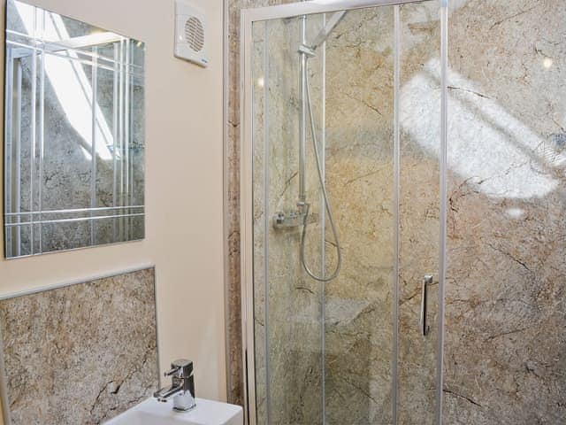 Shower room | Manor Farm Barns - Stag&rsquo;s Rest, Witton, nr. North Walsham