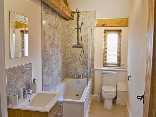 Bathroom | Manor Farm Barns - Stag&rsquo;s Rest, Witton, nr. North Walsham