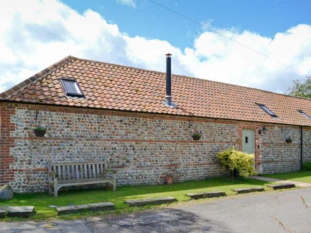 Complex exterior | Manor Farm Barns - Fox&rsquo;s Den, Witton, nr. North Walsham