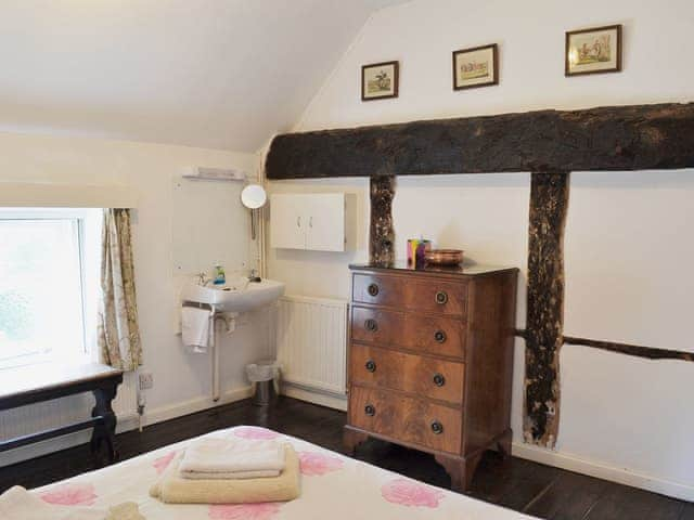 Double bedroom | Apple Tree Cottage, West Wittering