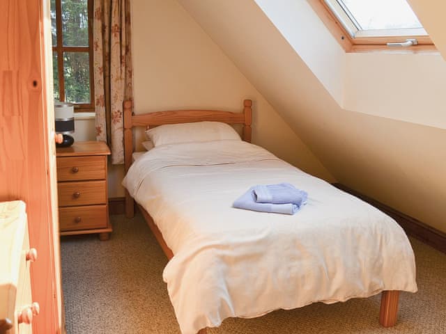 Twin bedroom | Rose Cottage, Beddingham, nr. Lewes