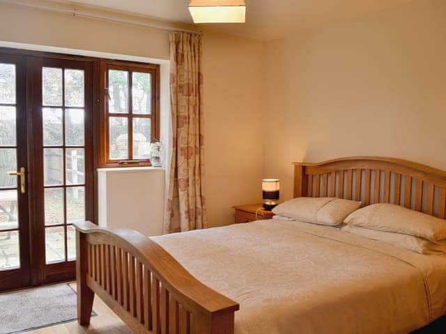 Double bedroom | Jasmine Cottage, Beddingham, nr. Lewes