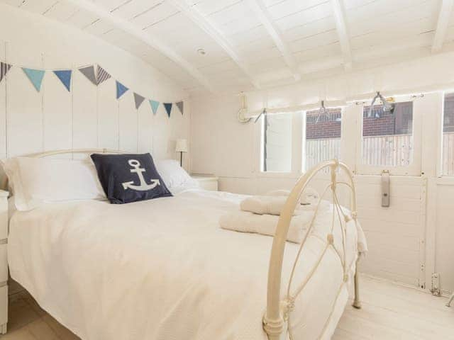 Comfortable double bedroom | Southern Bell, Hayling Island