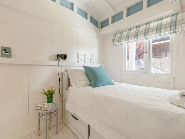 Charming single bedroom | Southern Bell, Hayling Island