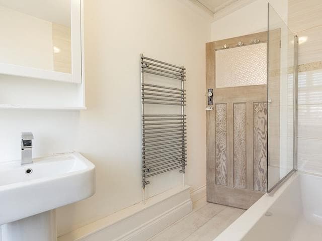 Family bathroom with shower over bath | Southern Bell, Hayling Island