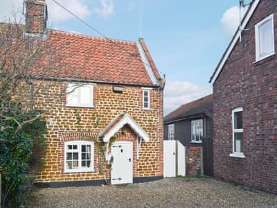 Exterior | Sweet Pea Cottage, Heacham, nr. King’s Lynn