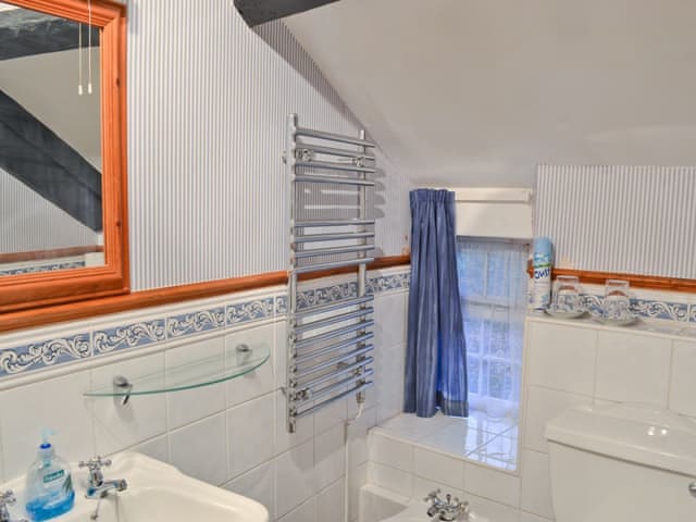 En-suite | Tom&rsquo;s Cottage, Dalton-in-Furness