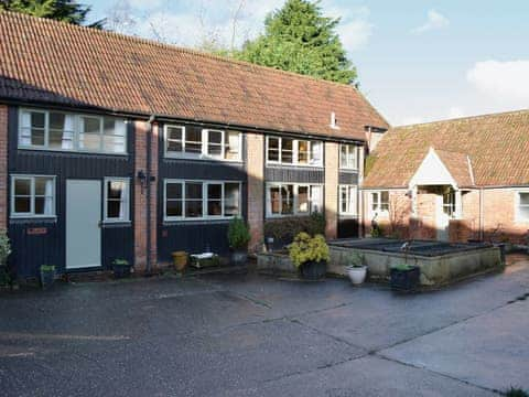 Exterior | Waxway Farm Cottages - Swallows Cottage, Ottery St Mary