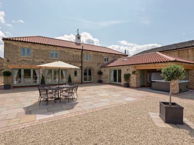 Exterior | Eastlands Barn, East Barkwith, nr. Market Rasen