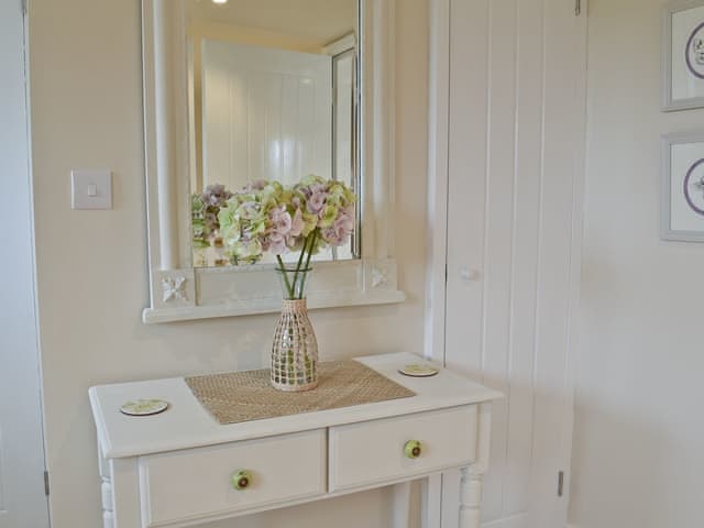 Hallway | Lea Farm Cottages - The Shearing Shed, Rye Foreign, nr. Rye