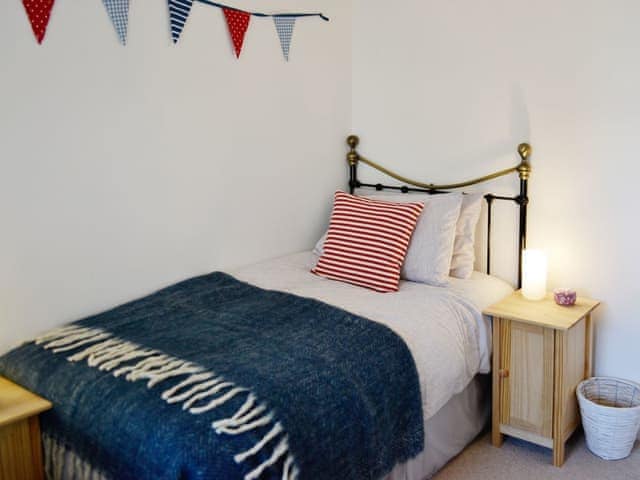 Twin bedroom | Beachside Cottage, Shaldon, nr. Teignmouth