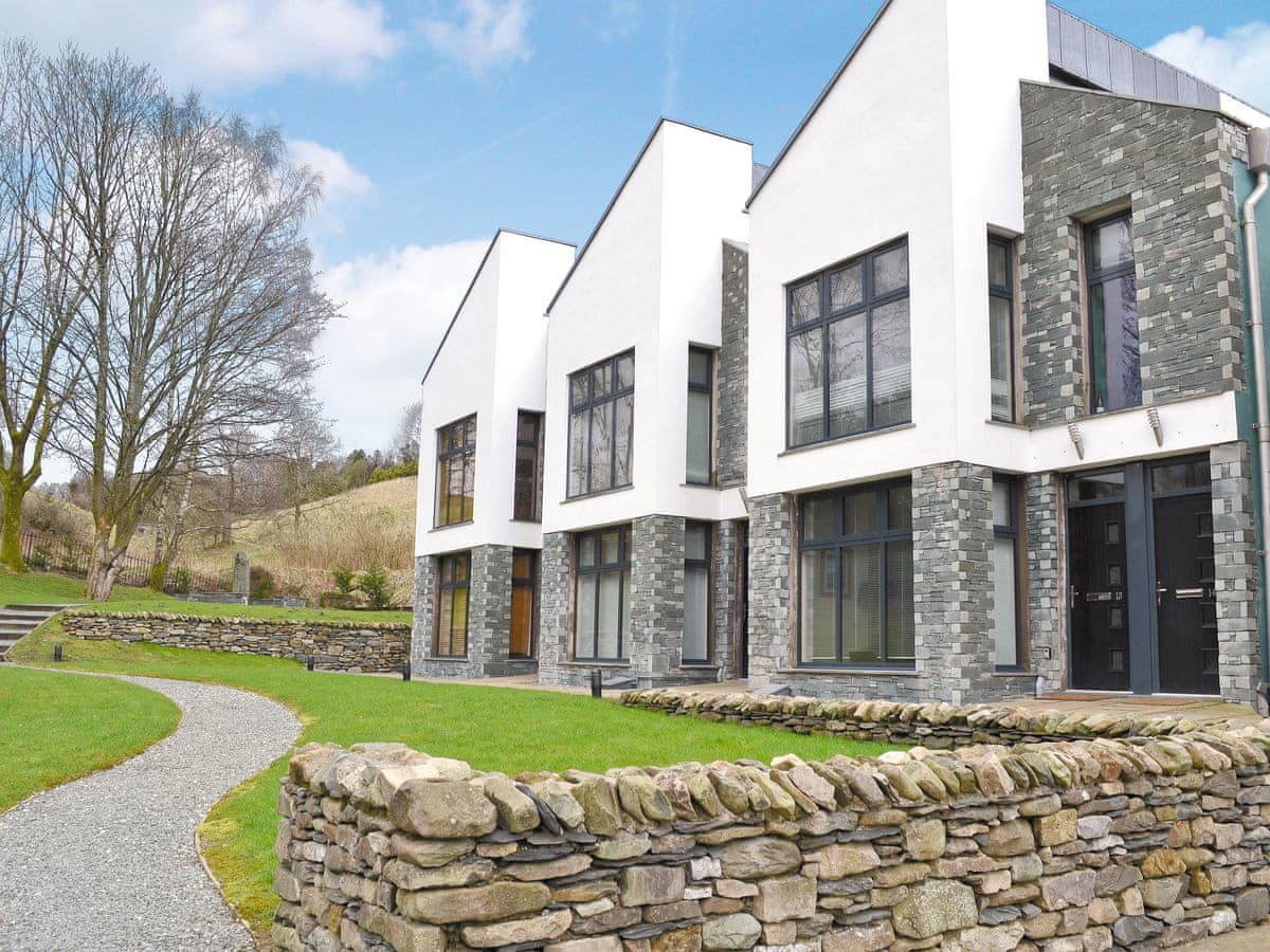 12 Blue Hill Park
