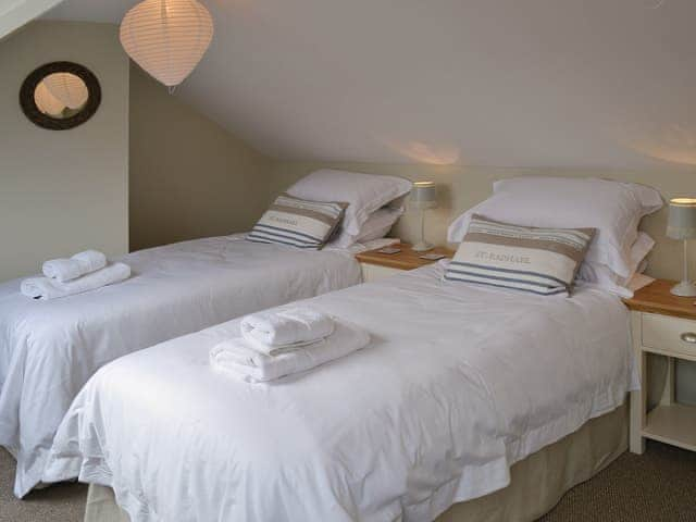 Twin bedroom | Maison du Quai, Cley-next-the-Sea