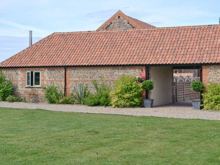 Archway access to holiday property | Stag&rsquo;s Rest - Manor Farm Barns, Witton, near Happisburgh