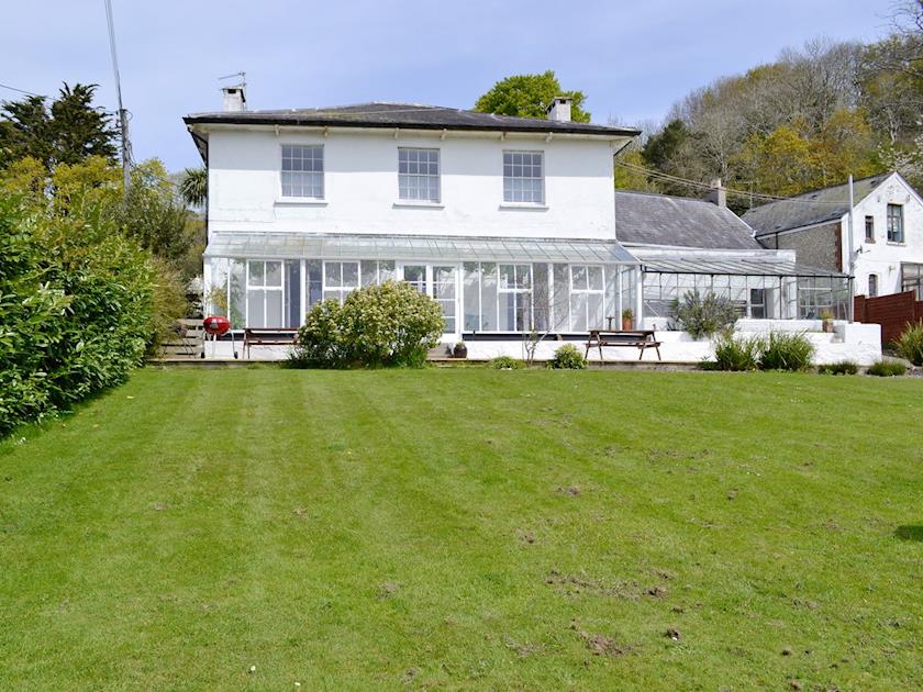 Attractive holiday home with lawned mature garden | Yawl House, Uplyme, near Lyme Regis