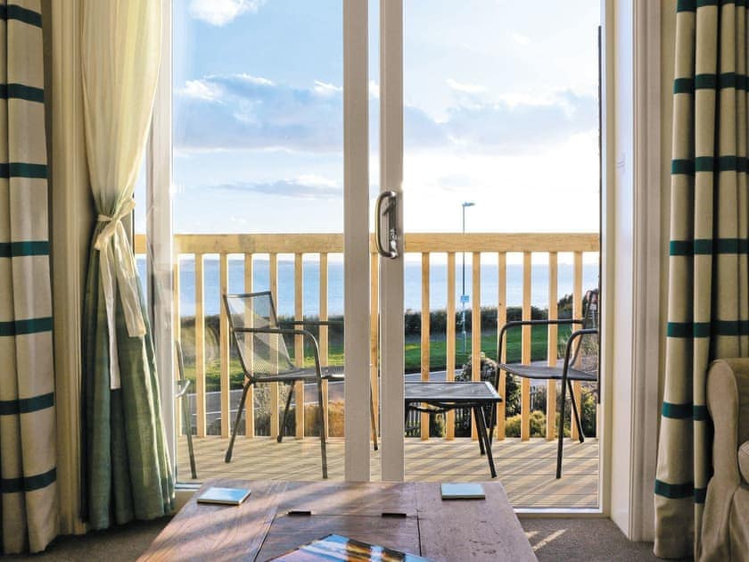 Solent Sea Scapes (ref 30830) in Hill Microwave | in Fareham, Hampshire | Gumtree