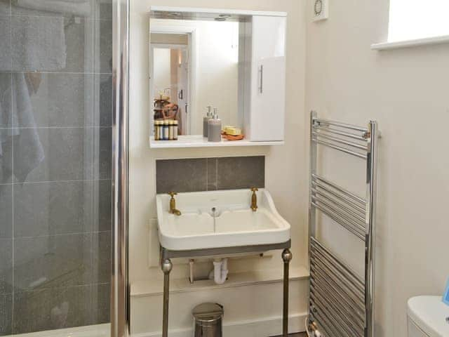 Shower room | Evie Rose Cottage, Elsenham, nr. Bishop&rsquo;s Stortford