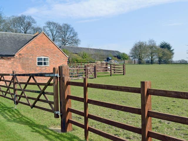 Exterior | Groom&rsquo;s Cottage, Dunstall Cross, nr. Barton-under-Needwood