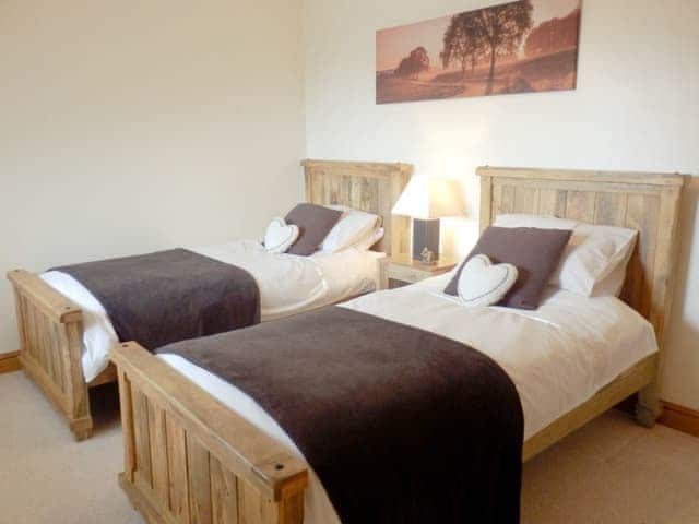 Twin bedroom | Willow Pool House, Kessingland, nr. Lowestoft