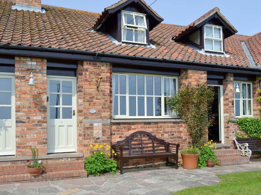 Holiday home fa&ccedil;ade | Meadowsweet Cottage - Barmoor Farm Cottages, Scalby, near Scarborough