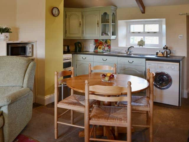 Open plan living/dining room/kitchen | Tom&rsquo;s Cottage, Caldwell, nr. Richmond