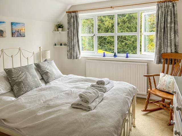 Double bedroom | White Horse Cottage, West Meon, nr. Petersfield