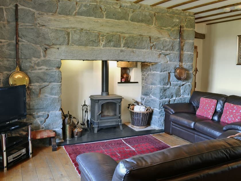 Living room | Gwynfryn Farm Holidays - Farmhouse Wing, Pwllheli