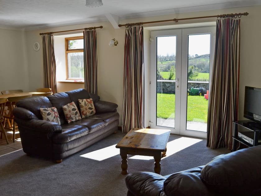 Open plan living/dining room/kitchen | Gwynfryn Farm Holidays - Mymbyr, Pwllheli