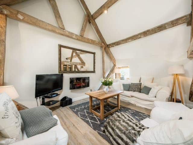 Open plan living/dining room/kitchen | The West Barn, Hanley Castle