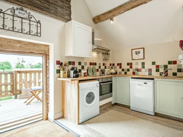 Open plan living/dining room/kitchen | The West Barn, Hanley Castle