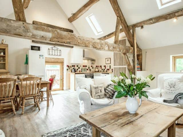 Open plan living/dining room/kitchen | The West Barn, Hanley Castle