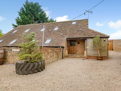 Open plan living/dining room/kitchen | Milton End Farm Barns - The Chaff House, Arlingham, nr. Frampton-on-Severn