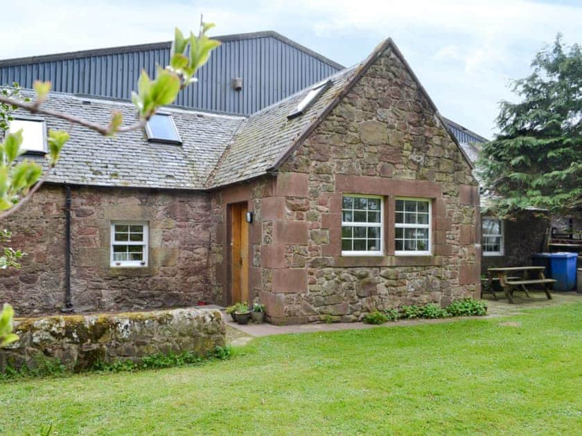 Exterior | Steading Cottage, Near West Calder, Edinburgh