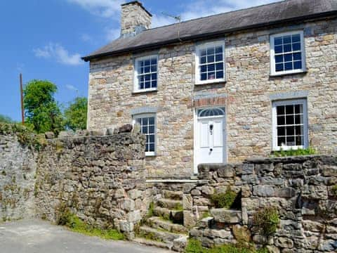 Fantastic, listed, detached stone holiday property dating from c.1795-1805 | The Mill Farmhouse (Ty Fferm Y Felin), Llandybie, near Llandeilo