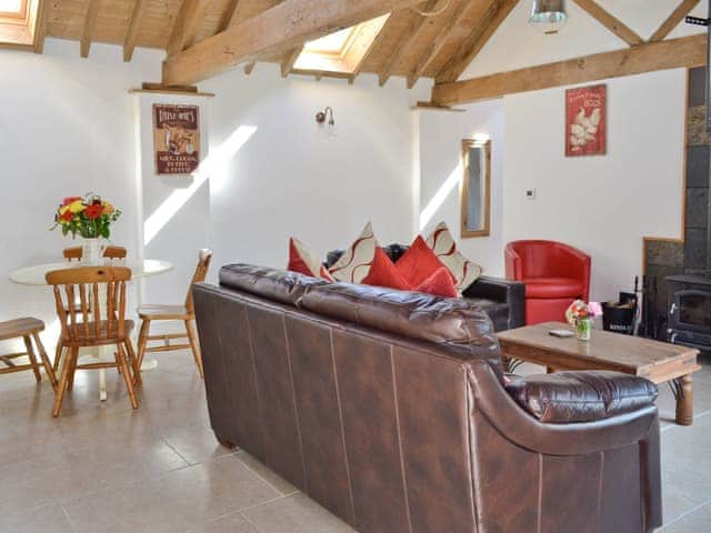 Open plan living space | The Parlour - Milton End Farm Barns, Arlingham, near Frampton-on-Severn