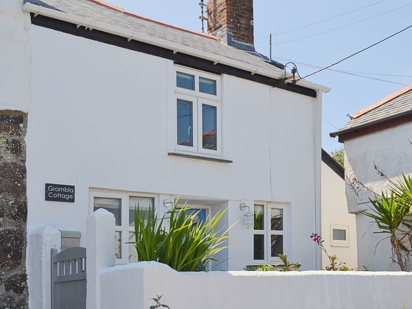 Grambla Cottage In Coverack Near Helston Cornwall Book Online