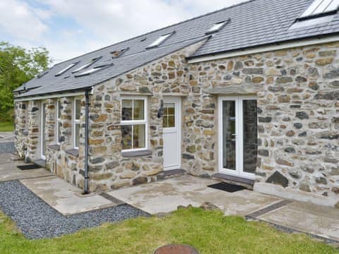 Exterior | Sgubor Wennol Ty Du, Llanor near Pwllheli