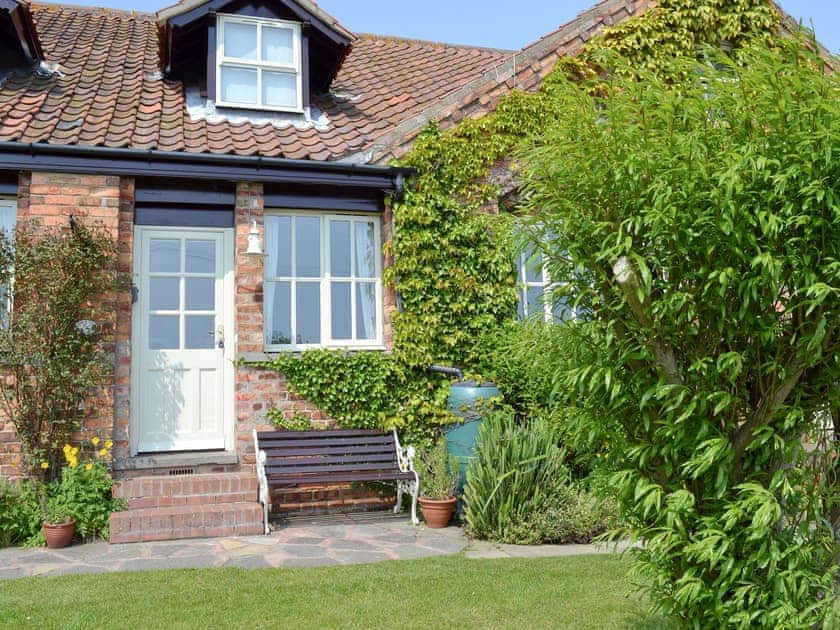 Attractive holiday home | Apple Tree Cottage - Barmoor Farm Cottages, Scalby, near Scarborough